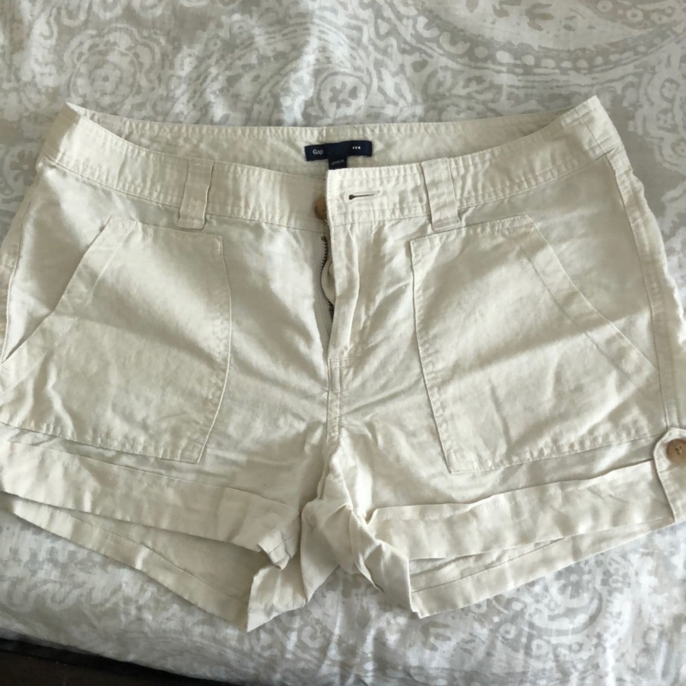 Gap linen khaki shorts size 4